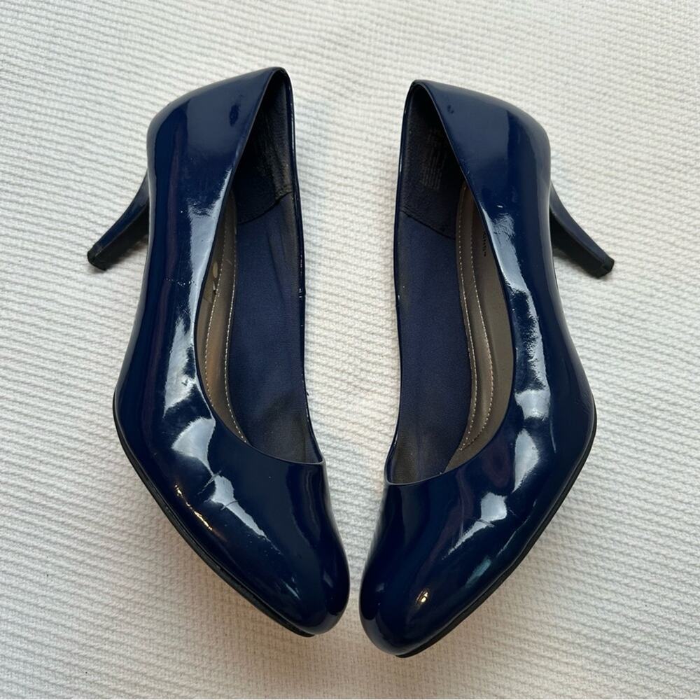 Comfort Plus by Predictions Navy Heels size 8 - Picture 4 of 7